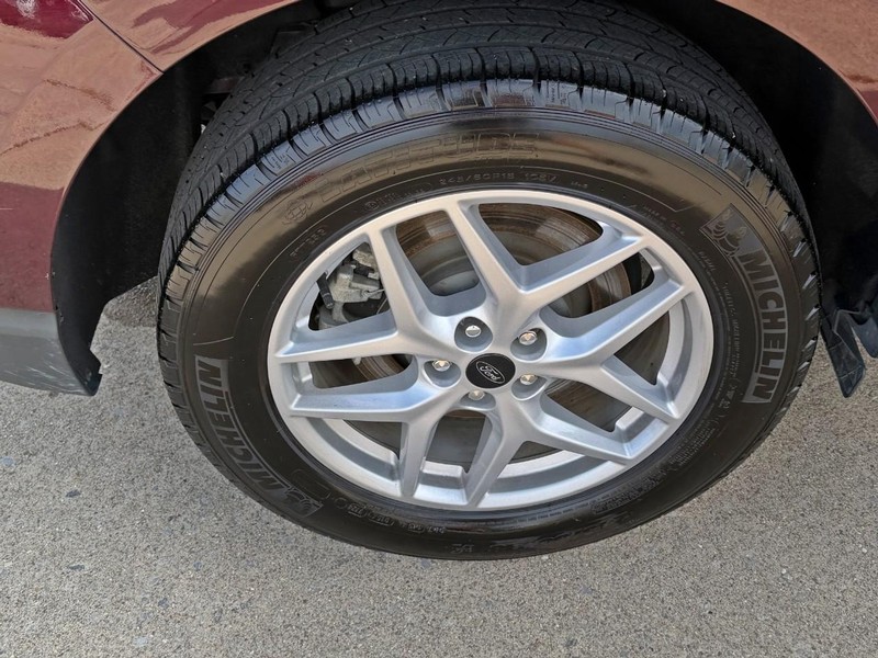 Ford Edge Vehicle Full-screen Gallery Image 10