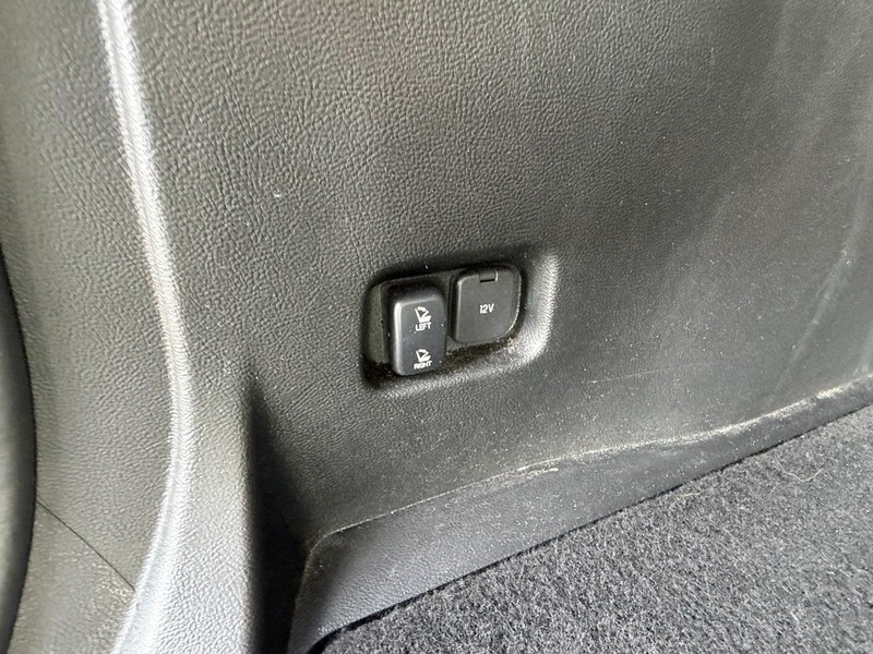 Ford Edge Vehicle Full-screen Gallery Image 13