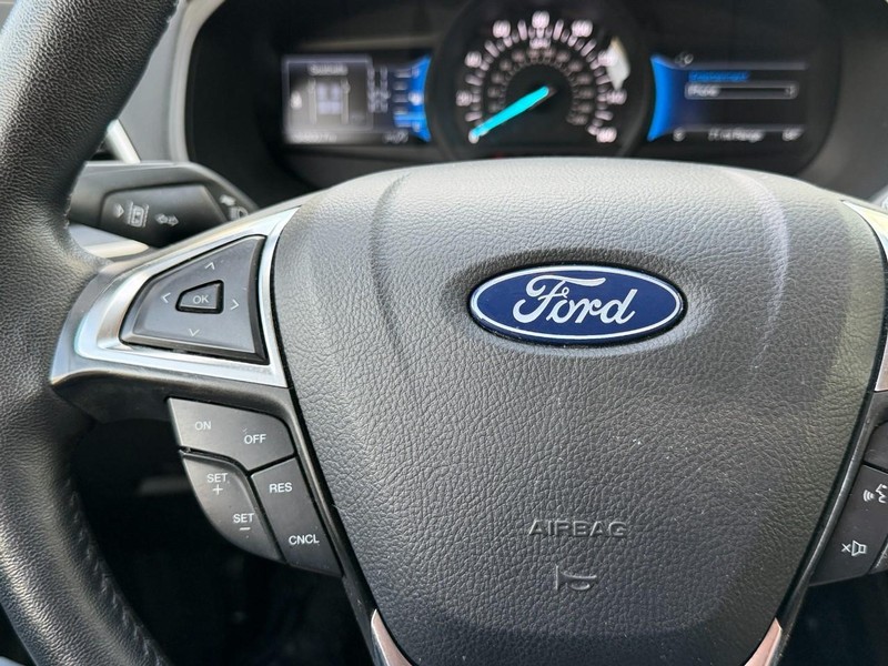 Ford Edge Vehicle Full-screen Gallery Image 28