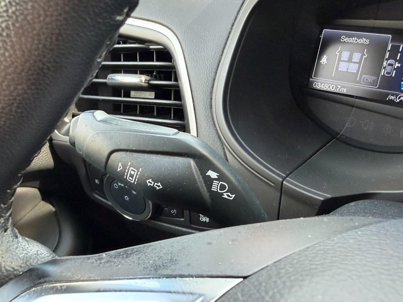Ford Edge Vehicle Full-screen Gallery Image 30