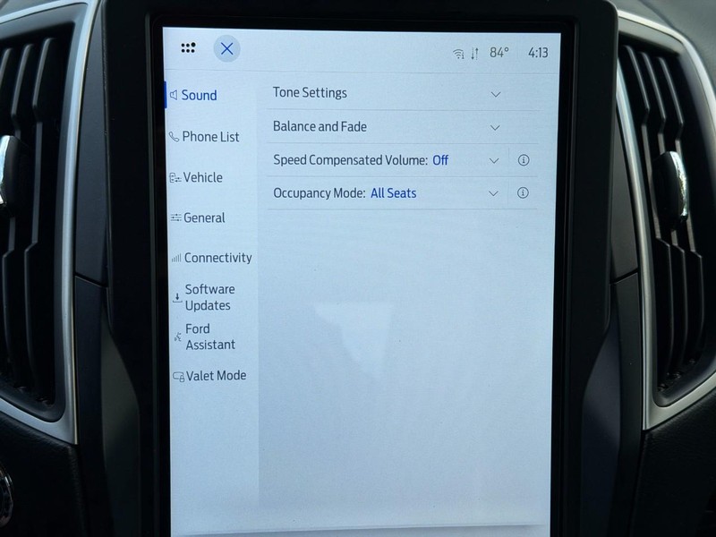 Ford Edge Vehicle Full-screen Gallery Image 38