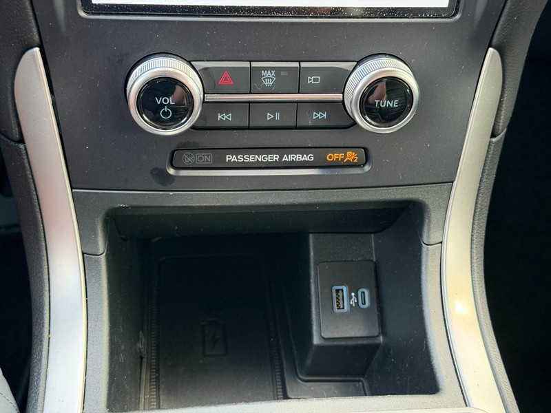 Ford Edge Vehicle Full-screen Gallery Image 42
