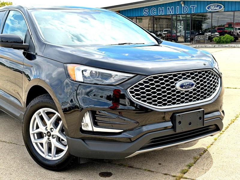 Ford Edge Vehicle Full-screen Gallery Image 08