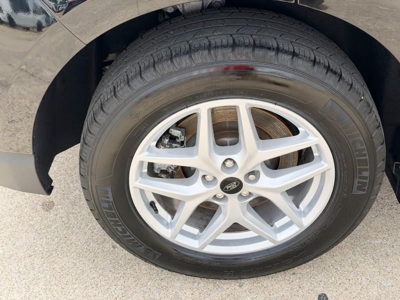 Ford Edge Vehicle Full-screen Gallery Image 10