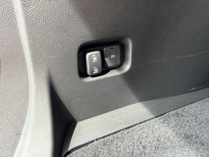 Ford Edge Vehicle Full-screen Gallery Image 13