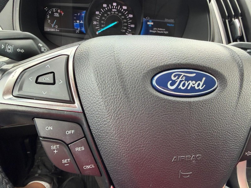 Ford Edge Vehicle Full-screen Gallery Image 29