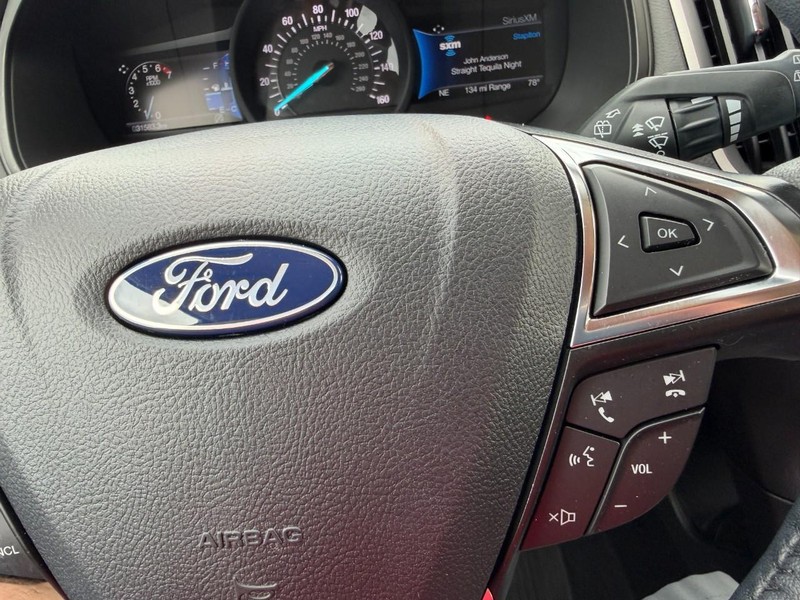 Ford Edge Vehicle Full-screen Gallery Image 30