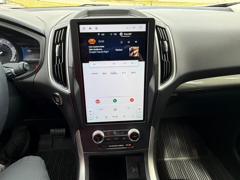 Ford Edge Vehicle Full-screen Gallery Image 34