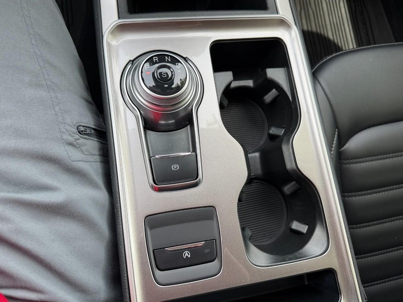 Ford Edge Vehicle Full-screen Gallery Image 42
