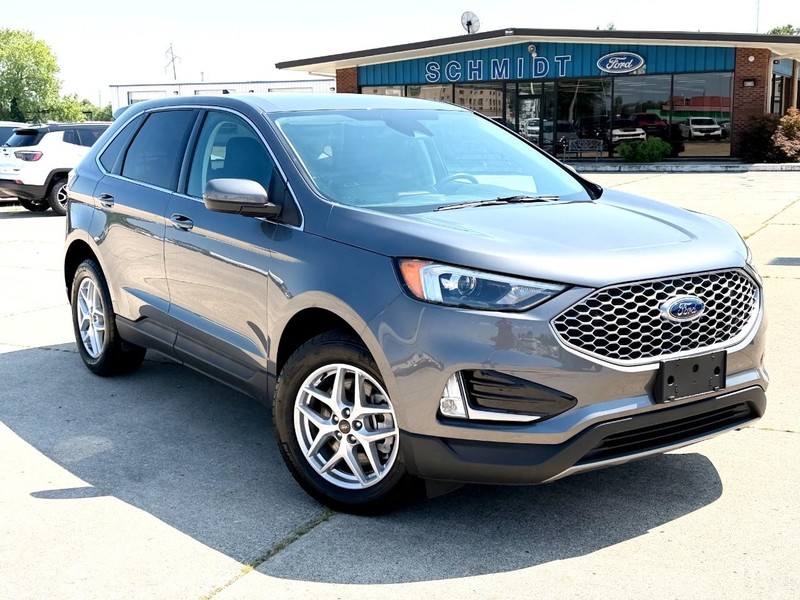 Ford Edge Vehicle Full-screen Gallery Image 02