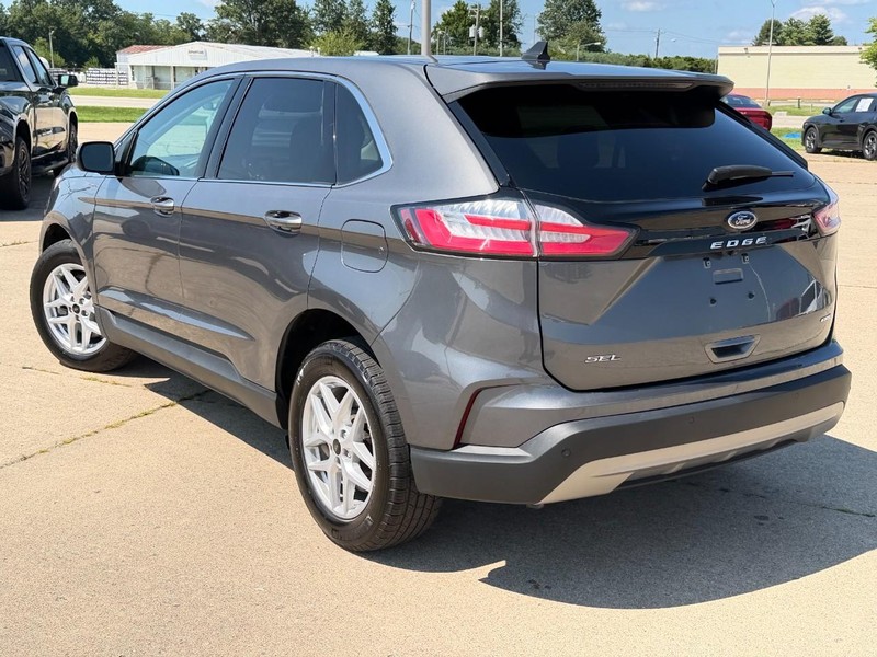 Ford Edge Vehicle Full-screen Gallery Image 05