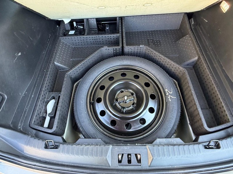 Ford Edge Vehicle Full-screen Gallery Image 15