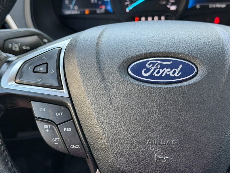 Ford Edge Vehicle Full-screen Gallery Image 28