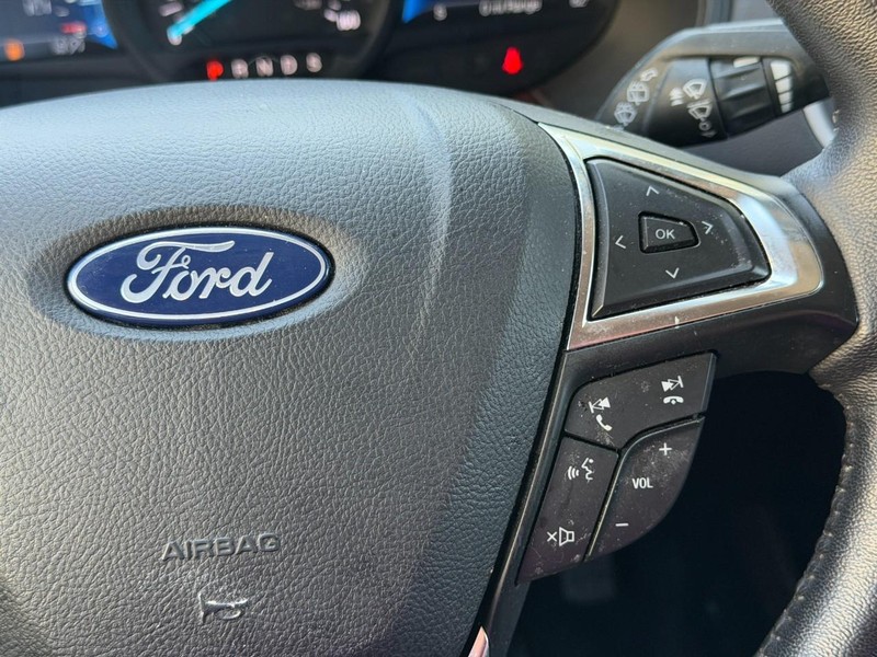 Ford Edge Vehicle Full-screen Gallery Image 29