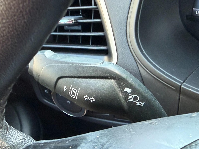 Ford Edge Vehicle Full-screen Gallery Image 30