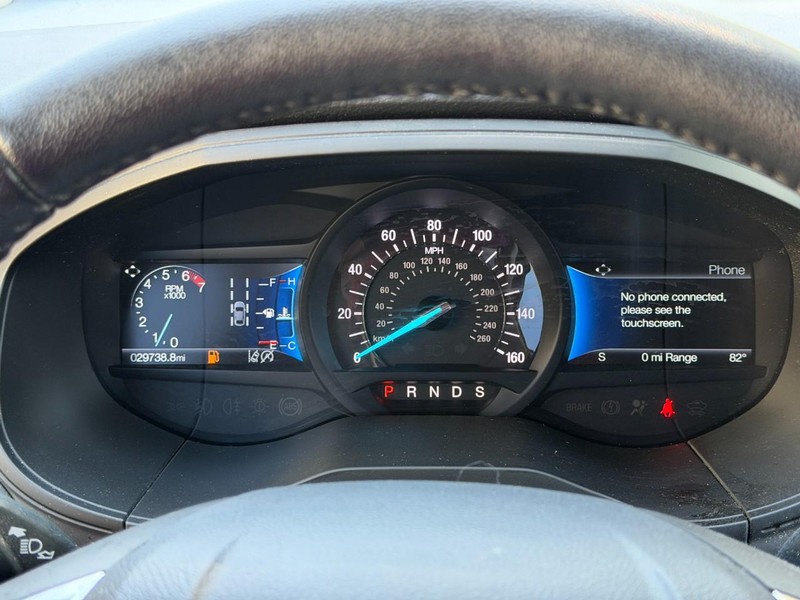 Ford Edge Vehicle Full-screen Gallery Image 32