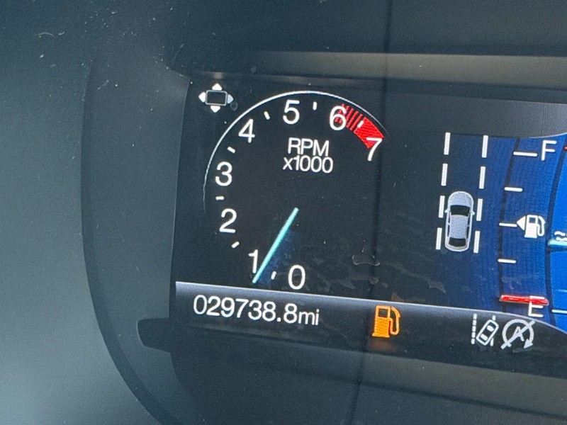Ford Edge Vehicle Full-screen Gallery Image 33