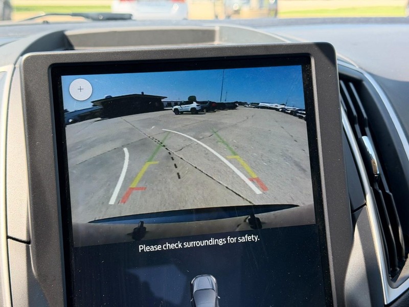 Ford Edge Vehicle Full-screen Gallery Image 37