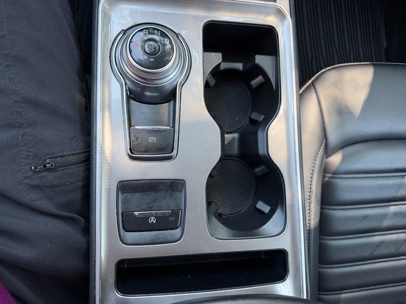 Ford Edge Vehicle Full-screen Gallery Image 44
