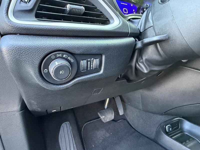 Chrysler Pacifica Vehicle Full-screen Gallery Image 25
