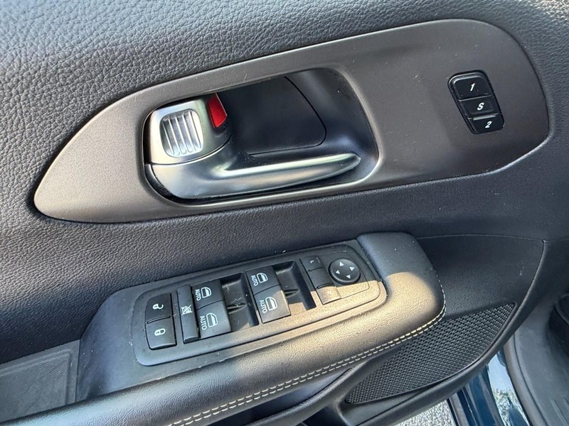 Chrysler Pacifica Vehicle Full-screen Gallery Image 27