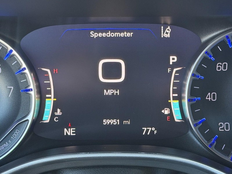 Chrysler Pacifica Vehicle Full-screen Gallery Image 33
