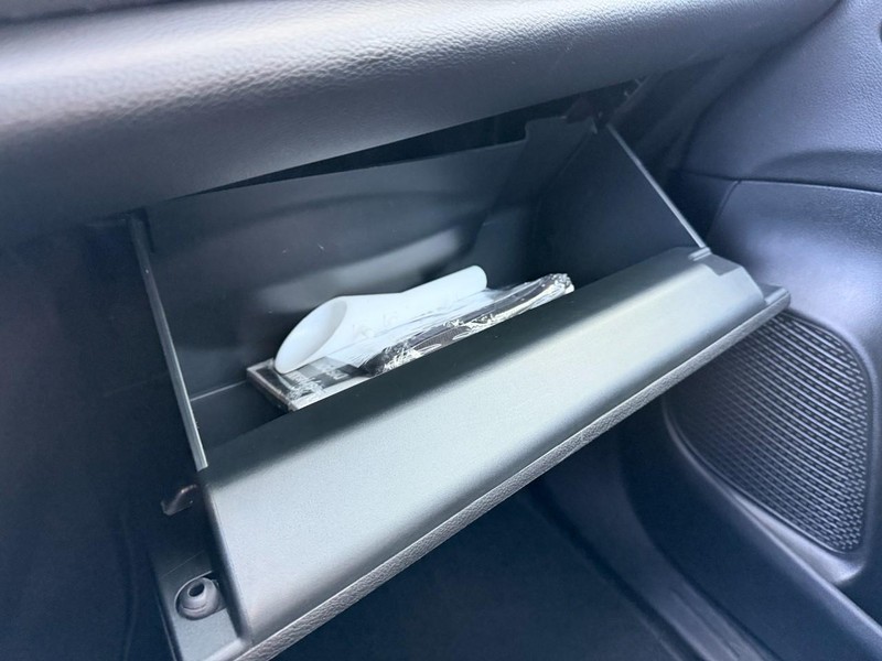 Chrysler Pacifica Vehicle Full-screen Gallery Image 52
