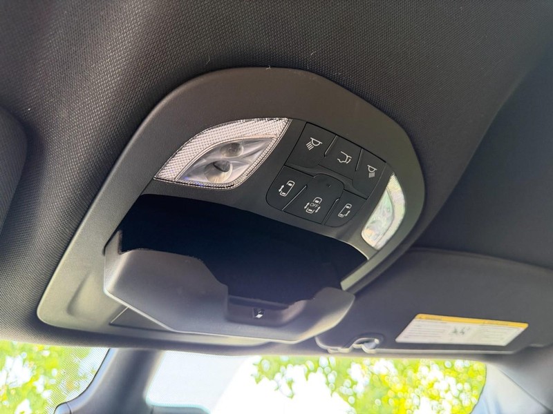 Chrysler Pacifica Vehicle Full-screen Gallery Image 54
