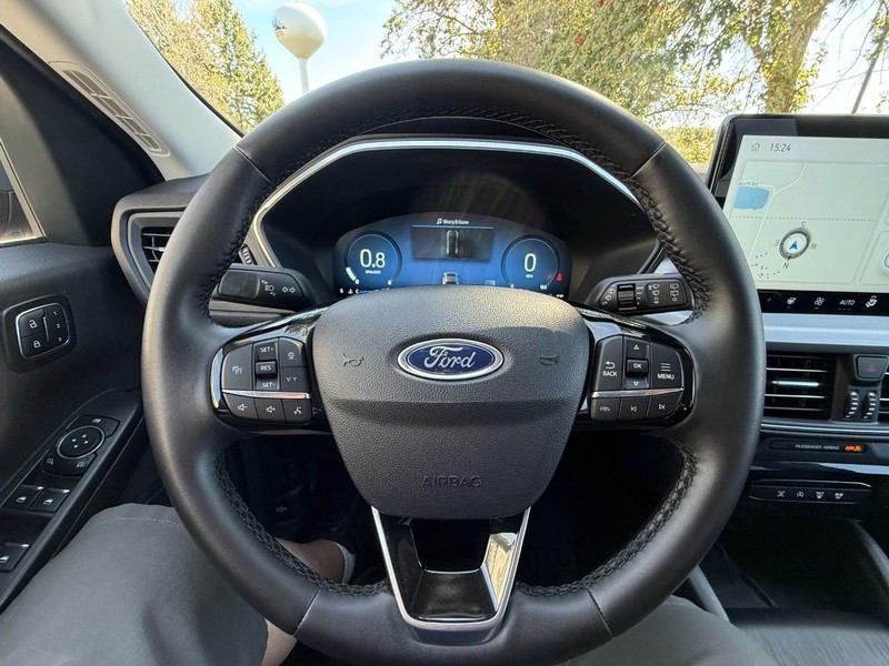 Ford Escape Vehicle Full-screen Gallery Image 27