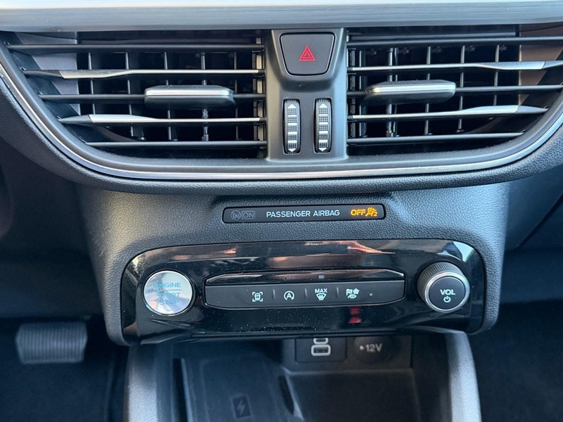 Ford Escape Vehicle Full-screen Gallery Image 47