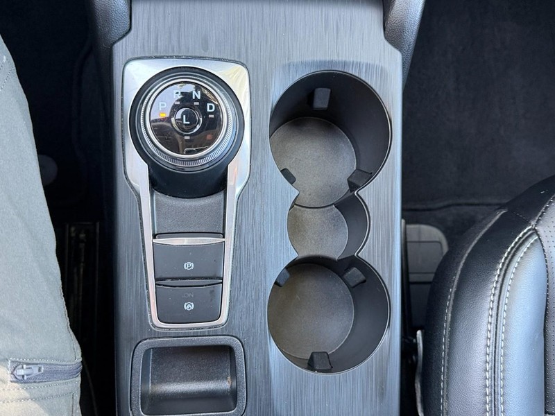 Ford Escape Vehicle Full-screen Gallery Image 49