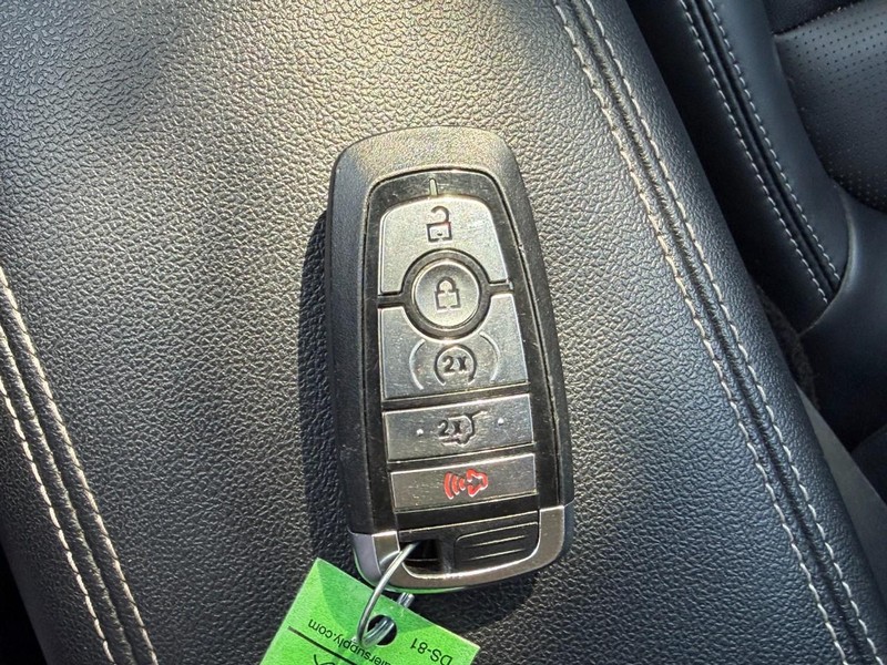 Ford Escape Vehicle Full-screen Gallery Image 50