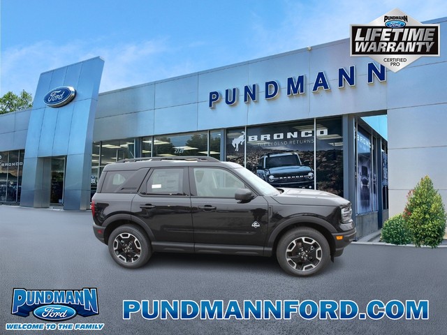 2024 Ford Bronco Sport Outer Banks at Pundmann Ford in St. Charles MO