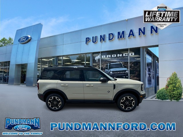 2024 Ford Bronco Sport Outer Banks at Pundmann Ford in St. Charles MO