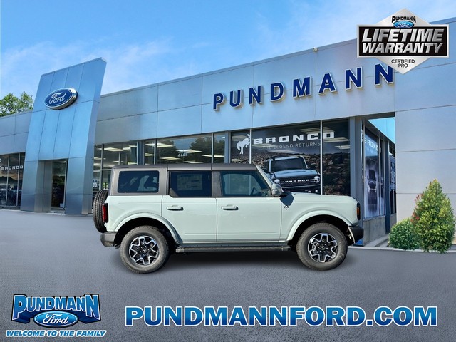 2024 Ford Bronco Outer Banks at Pundmann Ford in St. Charles MO