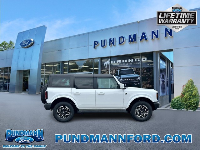 2024 Ford Bronco Outer Banks at Pundmann Ford in St. Charles MO