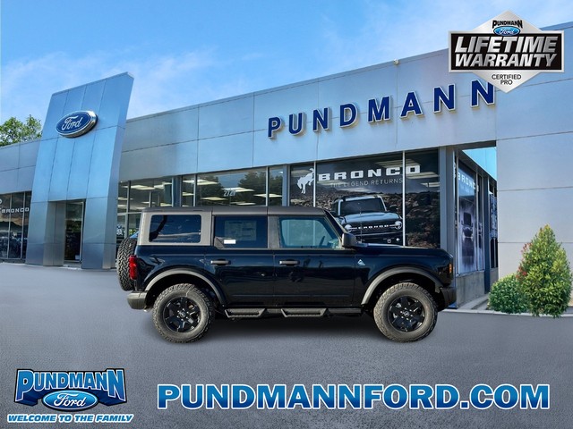 2024 Ford Bronco Black Diamond at Pundmann Ford in St. Charles MO