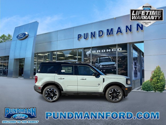 2024 Ford Bronco Sport Outer Banks at Pundmann Ford in St. Charles MO