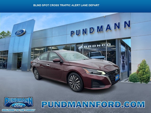 2023 Nissan Altima 2.5 SV at Pundmann Ford in St. Charles MO