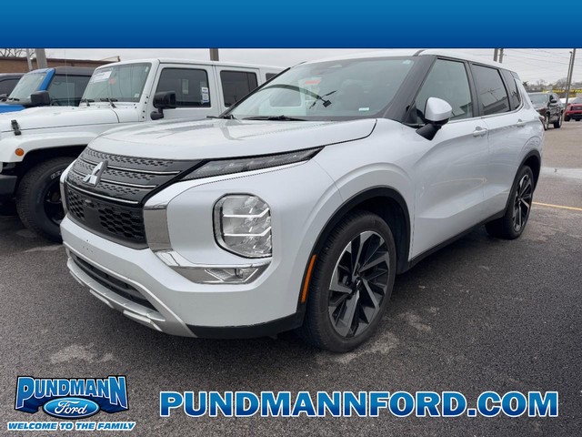 2023 Mitsubishi Outlander SE FWD at Pundmann Ford in St. Charles MO