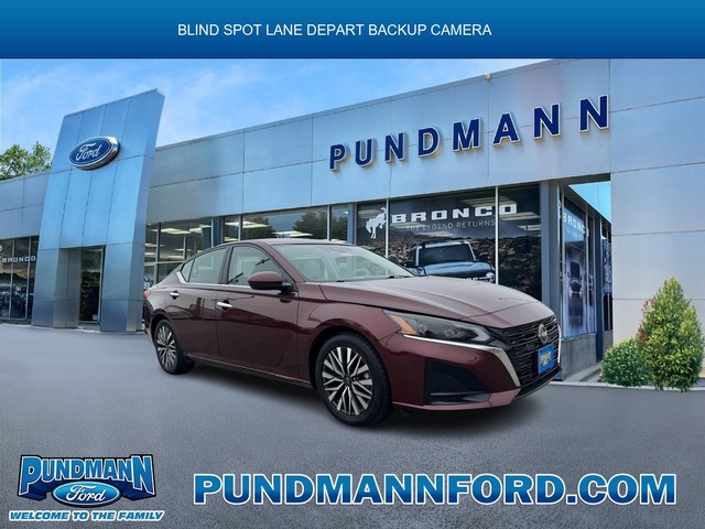 2023 Nissan Altima 2.5 SV at Pundmann Ford in St. Charles MO