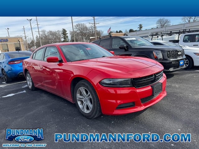 Used 2022 Dodge Charger SXT with VIN 2C3CDXBG1NH239293 for sale in Saint Charles, MO