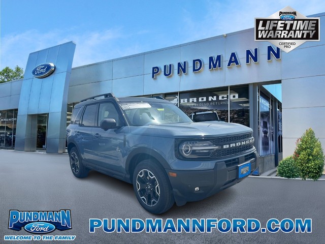 2025 Ford Bronco Sport Outer Banks at Pundmann Ford in St. Charles MO