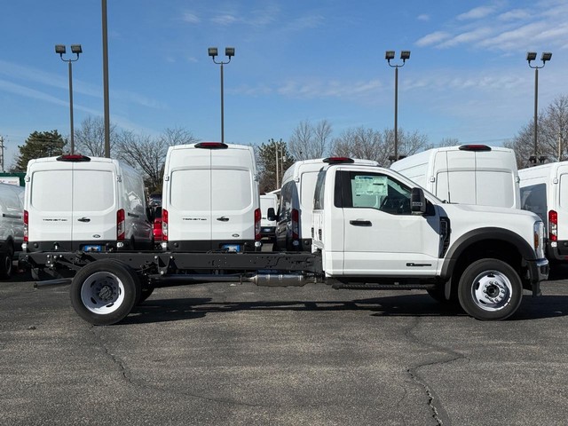 2025 Ford F-550 Super Duty Chassis Cab XL - Photo 2