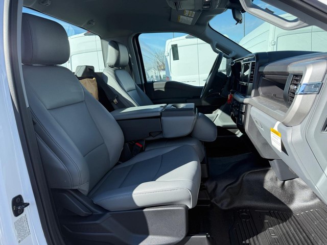 2025 Ford F-550 Super Duty Chassis Cab XL - Photo 5