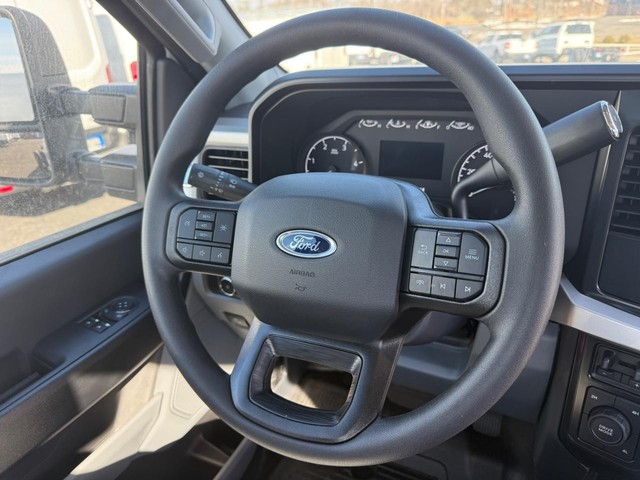 2025 Ford F-550 Super Duty Chassis Cab XL - Photo 7
