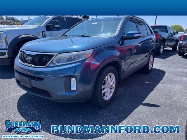 2014 Kia Sorento LX at Pundmann Ford in St. Charles MO