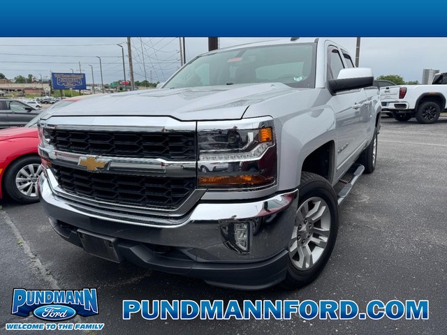 2017 Chevrolet Silverado 1500 4WD LT w/1LT Double Cab at Pundmann Ford in St. Charles MO