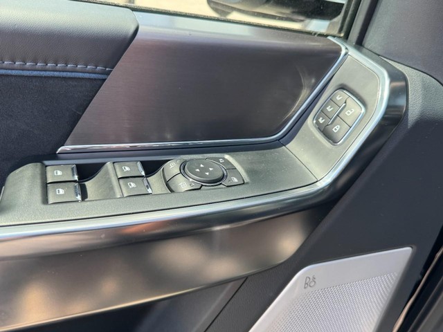 2025 Ford F-150 Platinum - Photo 11