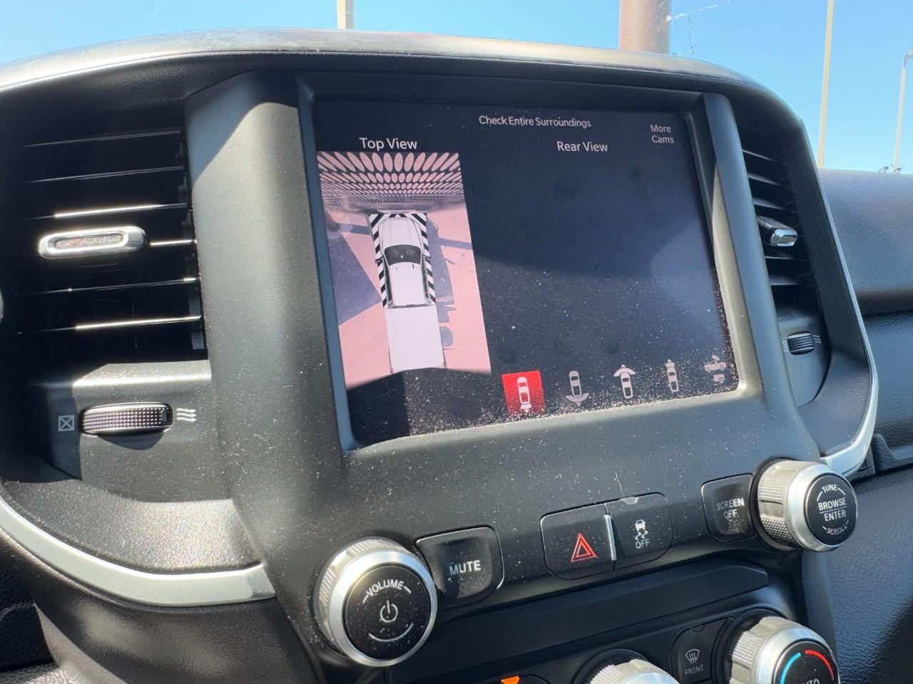 Ram 5500 Chassis Cab Vehicle Full-screen Gallery Image 19